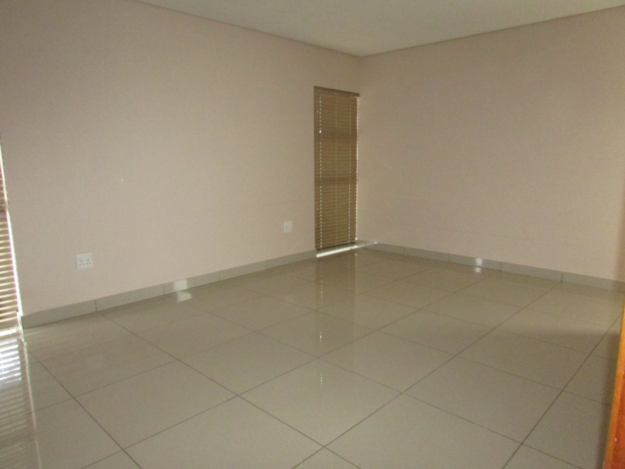 To Let 3 Bedroom Property for Rent in Heuwelsig Free State